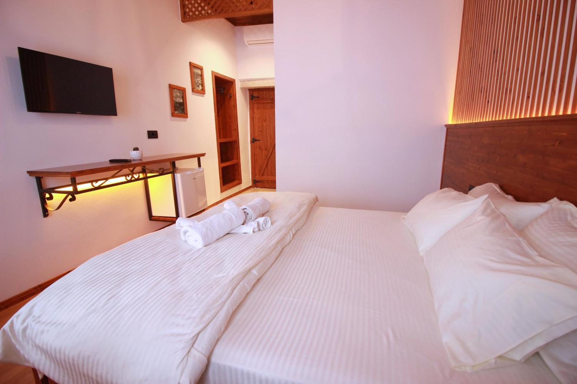 Grey Stone Hotel Gjirokaster Exterior photo